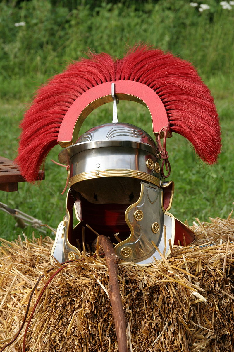 Античный шлем