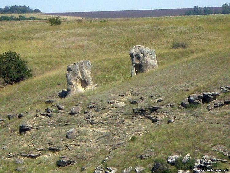 Александрийские столпы. Фото Сергея Сидоренко.