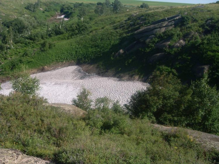 Ледник в окрестностях деревни Саввушкино.