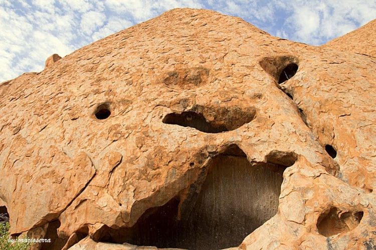 Kamenný monolit Uluru-Kata Tjuta, Austrálie