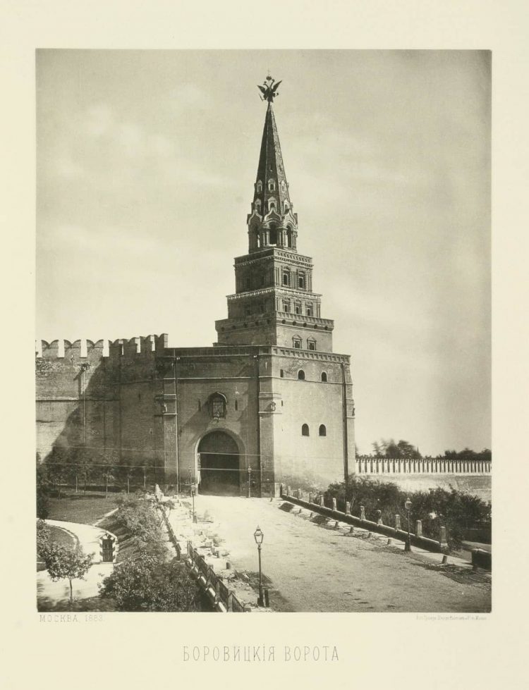русские часы на боровицкой башне