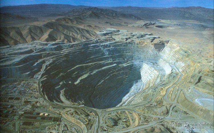 Рис. 18. Chuquicamata, Медный рудник, Чили.
