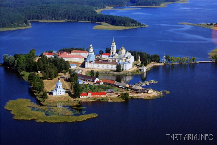 Рис. 5. Нило-Столобенская пустынь, православный мужской монастырь.