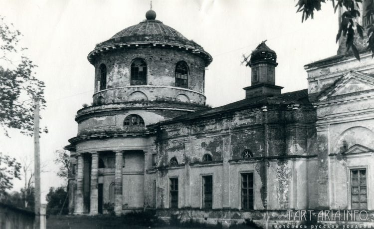 Фото 1987 года. Ниши уже замазаны