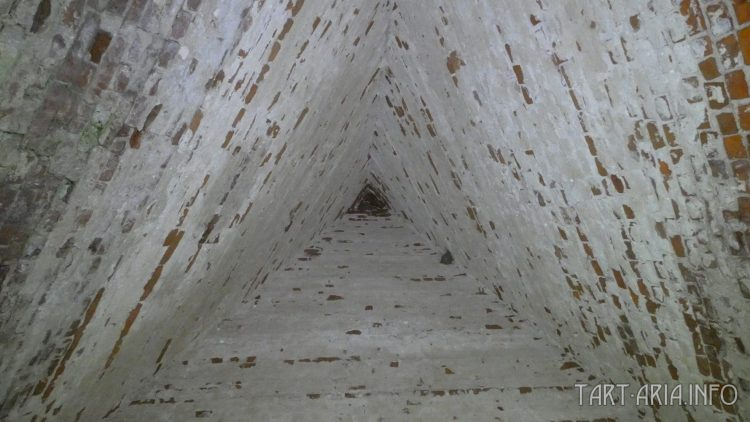 Сабуровская крепость. Пирамида изнутри