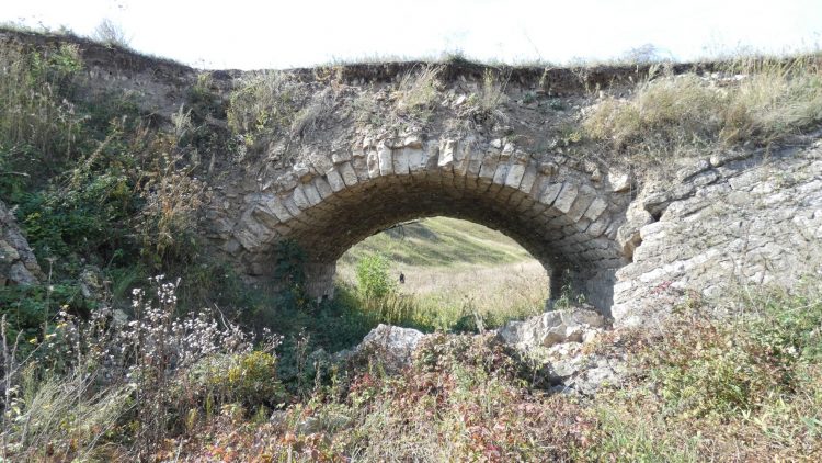 Каменный мост на Темгенёвском городище в Рязанской области