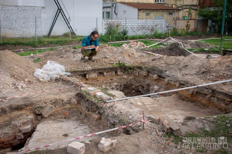 Раскопки в Новослободском парке