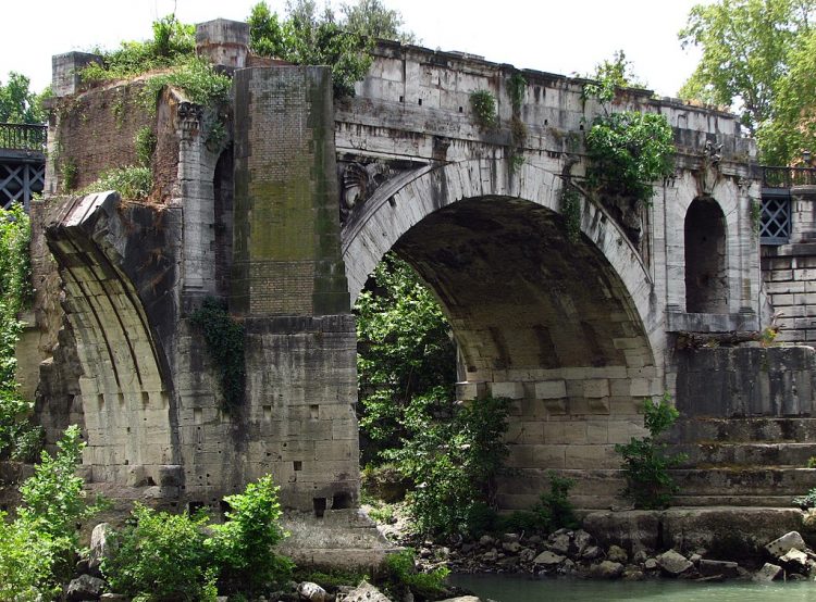 Руины моста Эмилия, Рим, Италия 