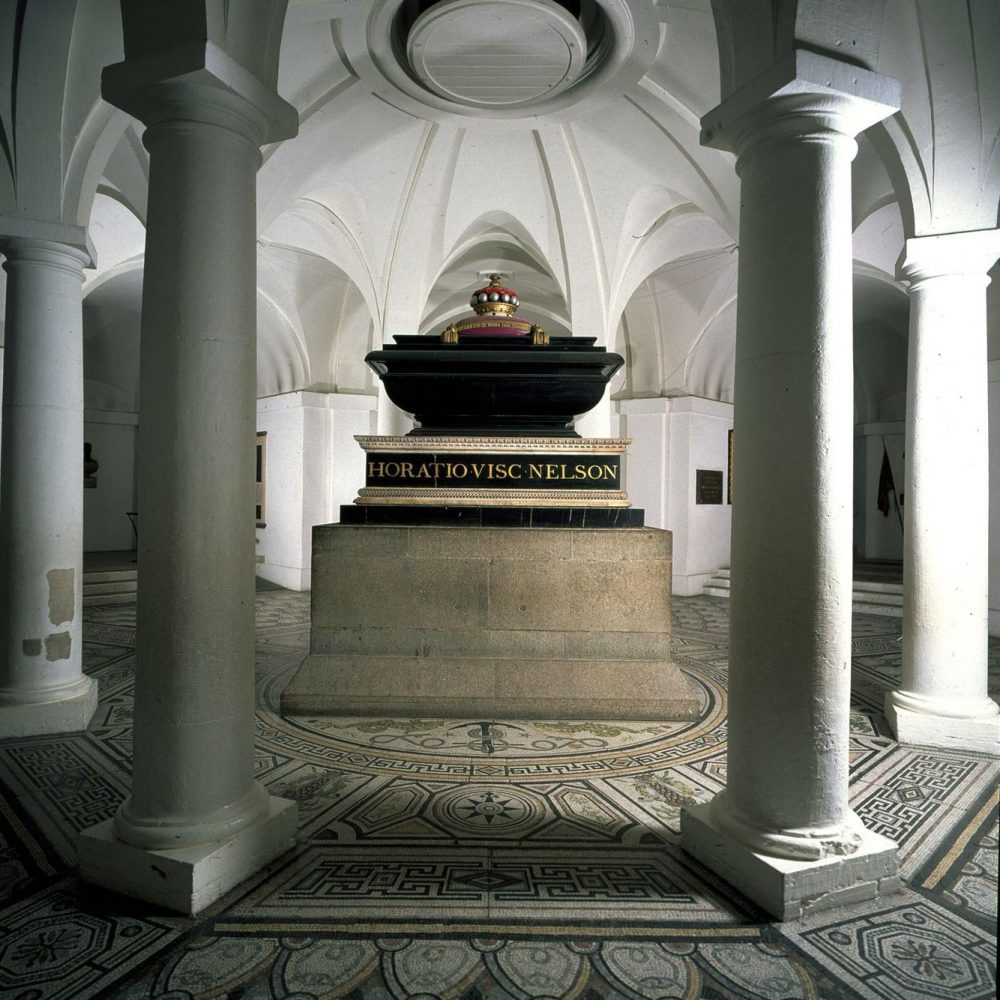 Гробница лорда Горацио Нельсона. Крипта собора Святого Павла, Лондон.