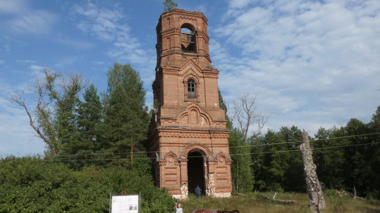 Церковь в лесу. Фальсификация или карго-культ? -